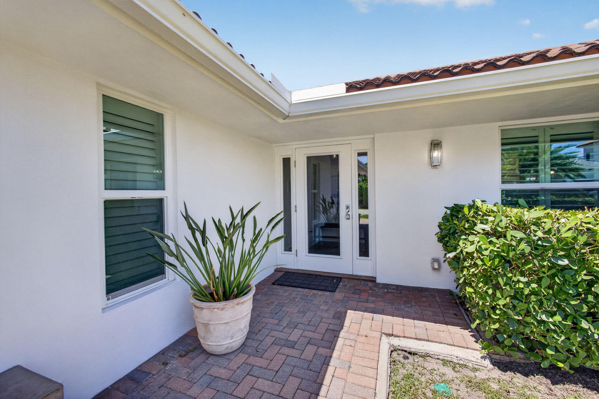 1160 Coral Way Singer Island, FL 33404 - Photo 5 of 62 8-web-or-mls-5D1A0954