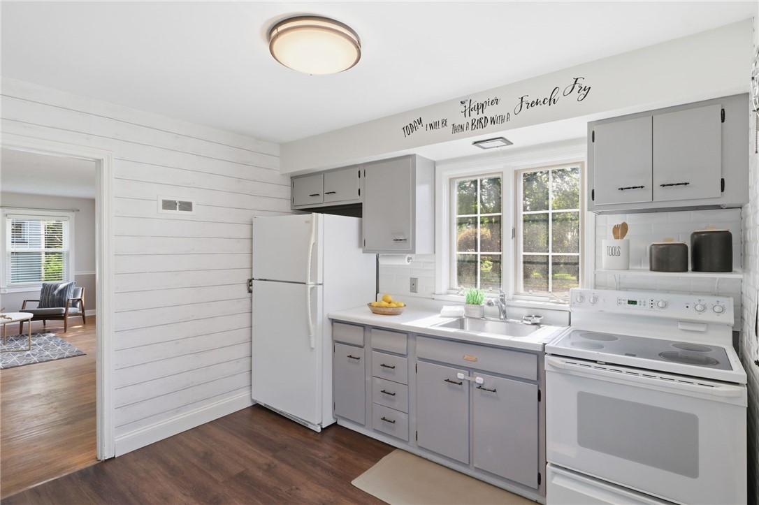 499 Shelford Road Irondequoit, NY 14609 - Photo 6 of 42