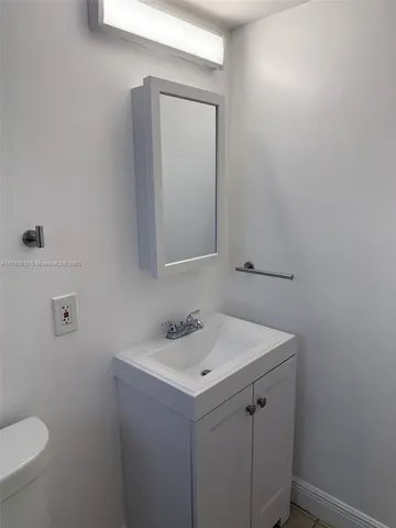 $1,700 | 1895 Venice Park Drive, Unit 2A, North Miami, FL 33181