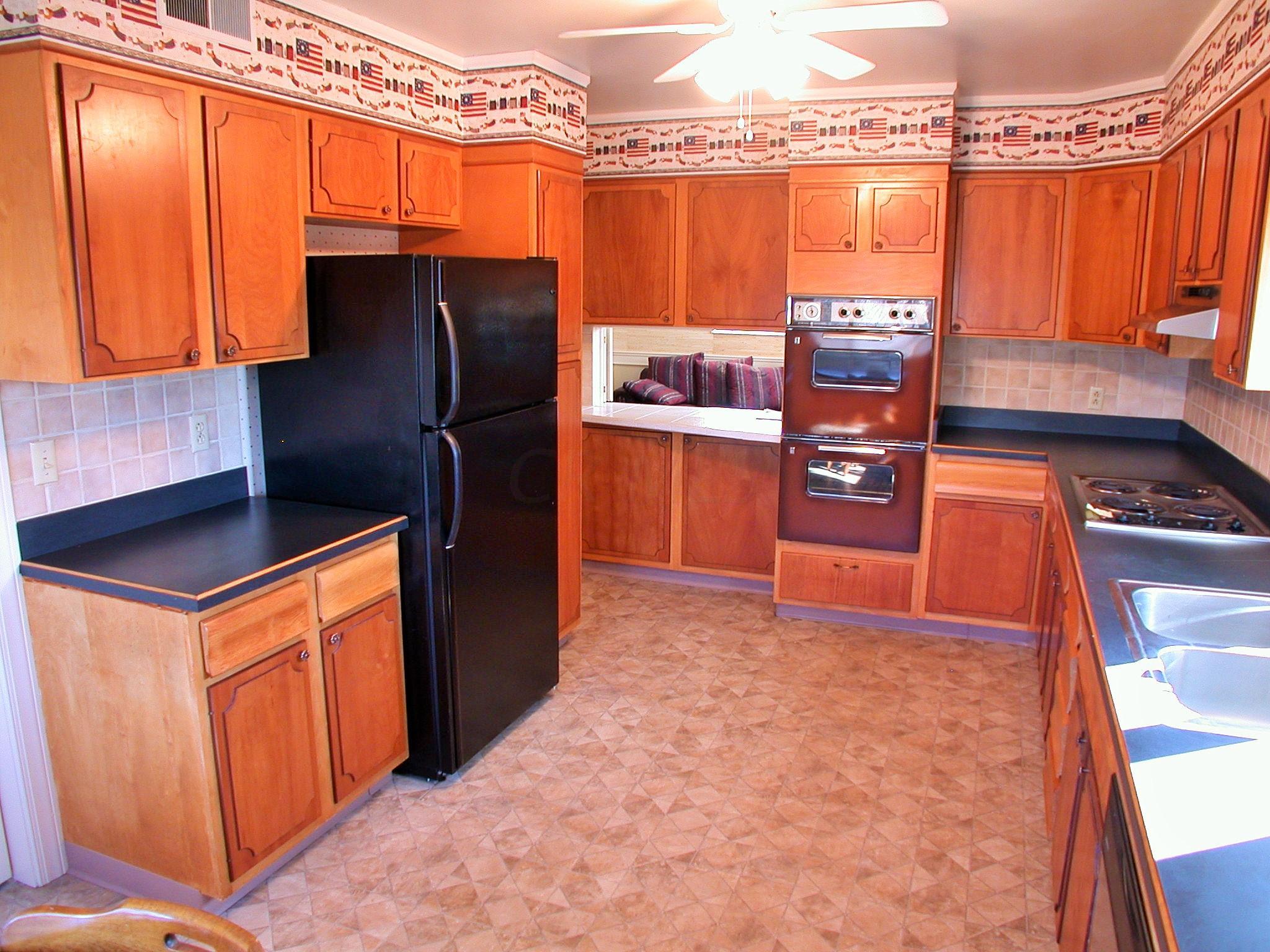 2815 Charing Road Columbus, OH 43221 - Photo 22 of 56