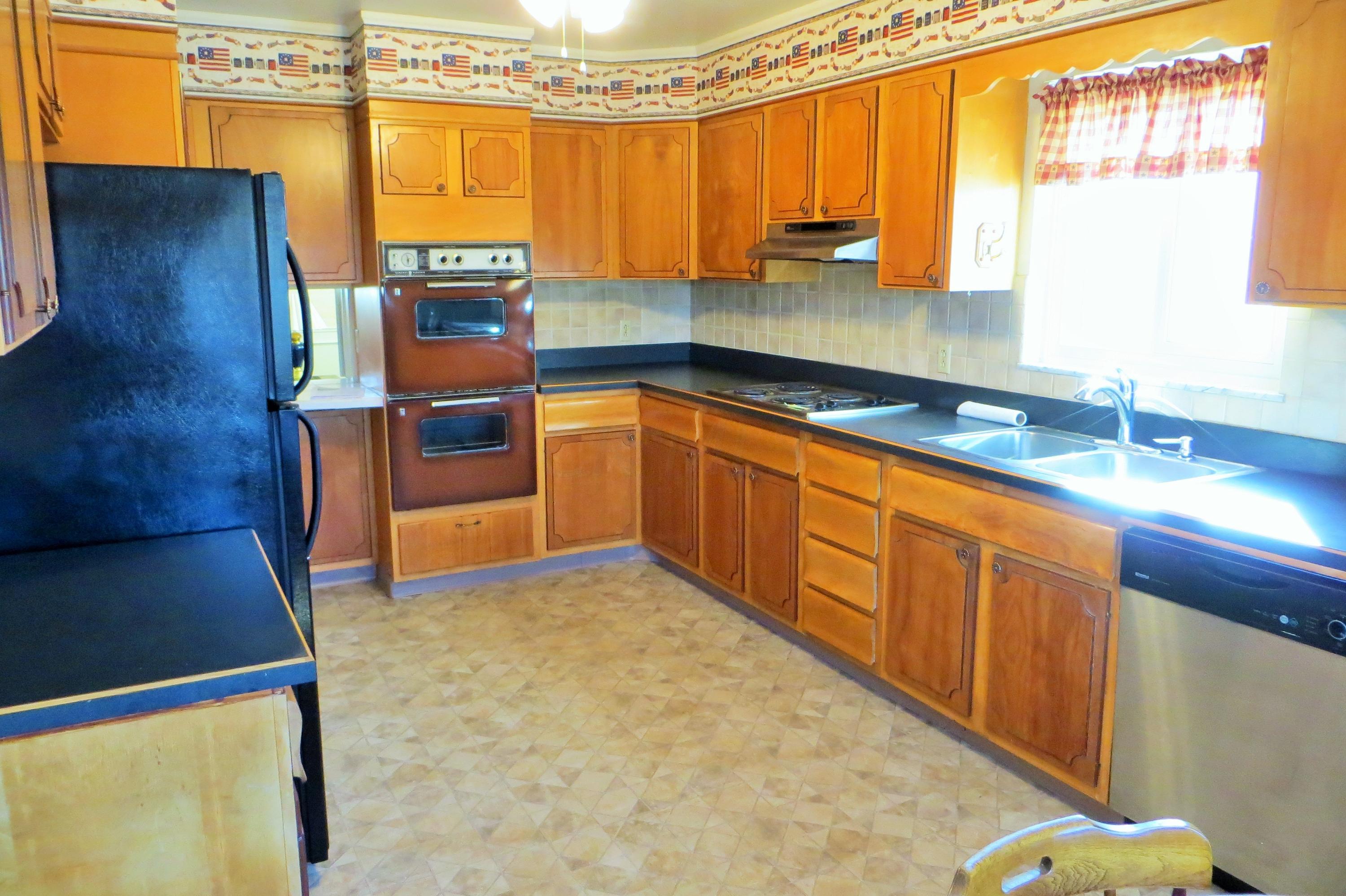2815 Charing Road Columbus, OH 43221 - Photo 26 of 56