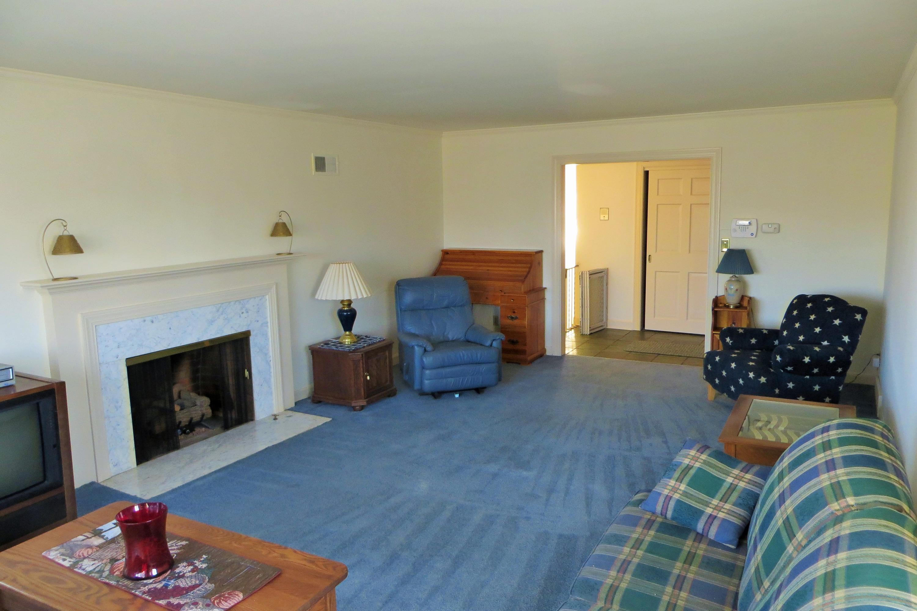 2815 Charing Road Columbus, OH 43221 - Photo 3 of 56