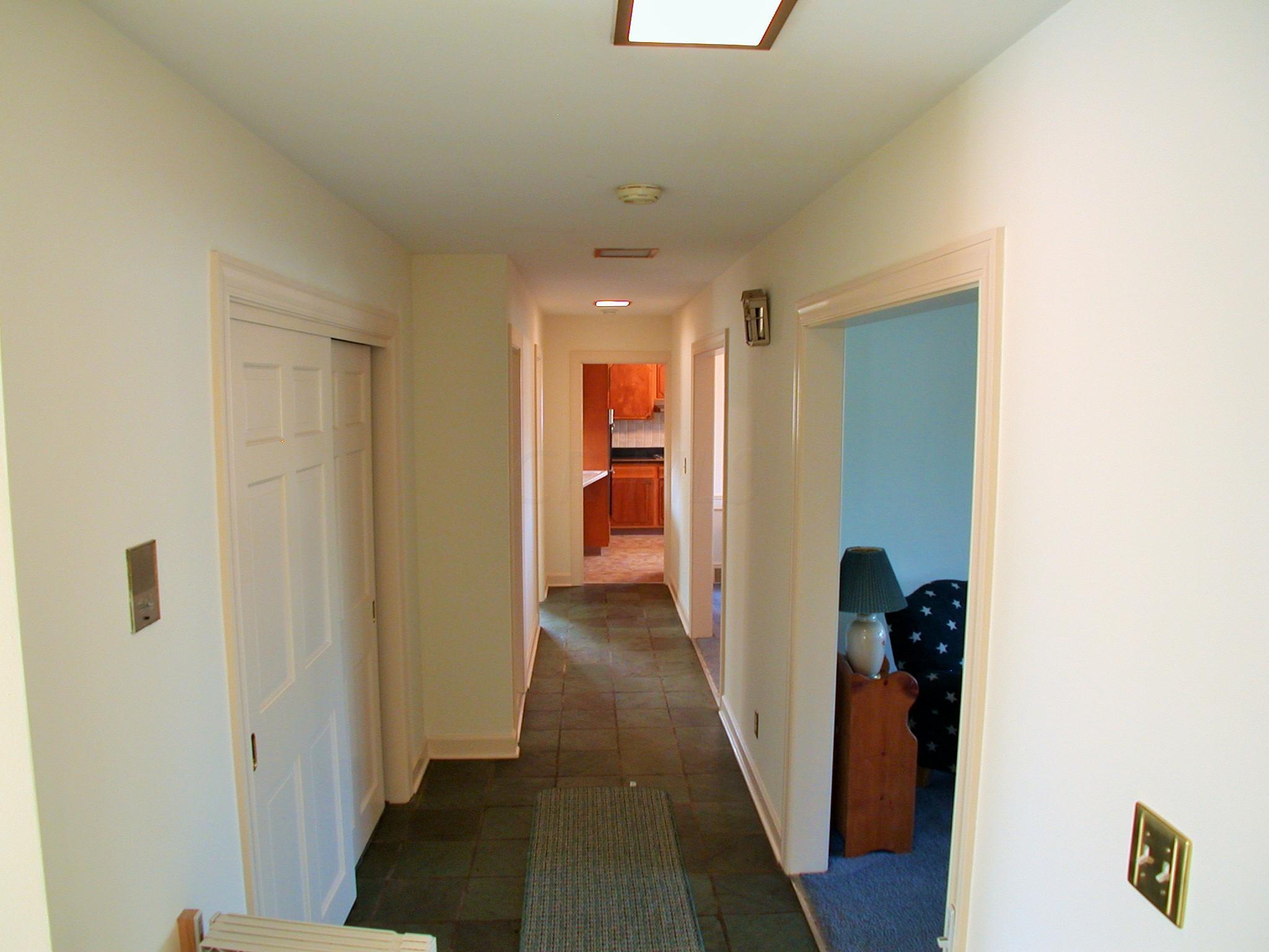 2815 Charing Road Columbus, OH 43221 - Photo 9 of 56