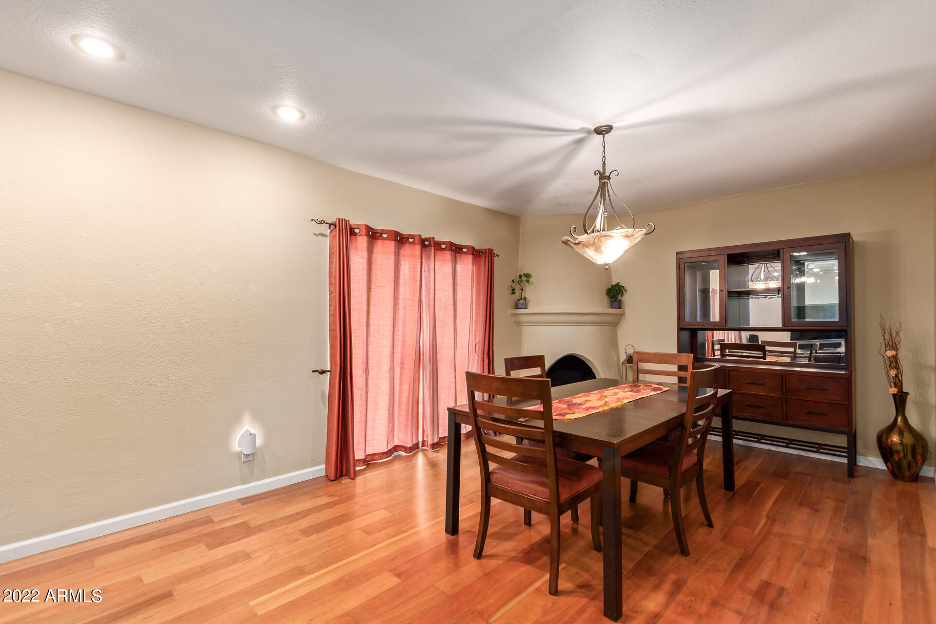 2524 East Cochise Road Phoenix, AZ 85028 - Photo 9 of 45 09 - Cochise