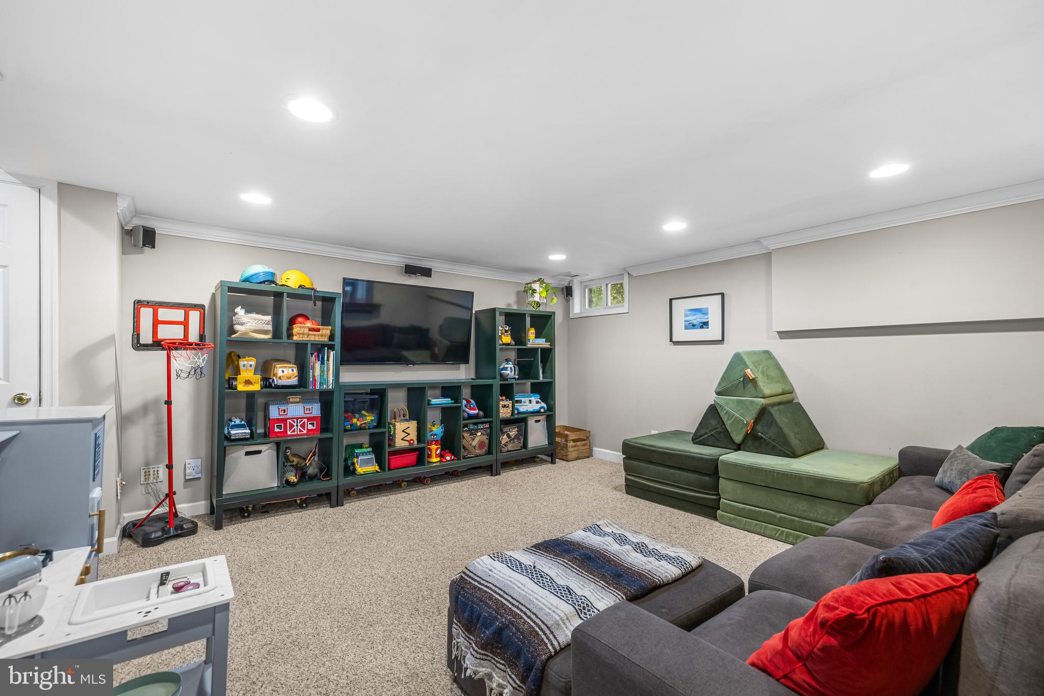1620 Hardwick Road Towson, MD 21286 - Photo 28 of 38 a living room with lots of furniture and a flat screen tv