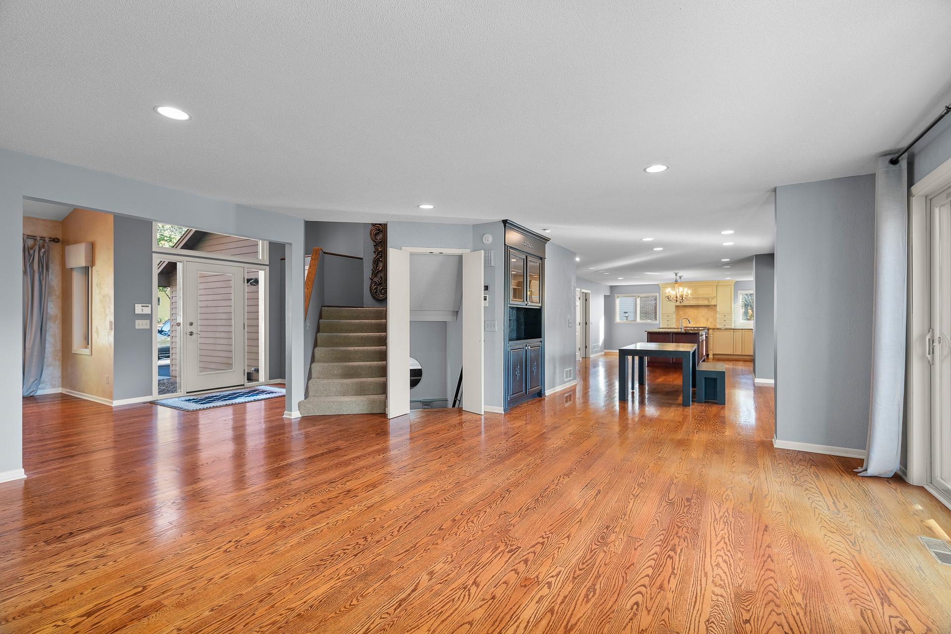 14451 Wellington Road Minnetonka, MN 55391 - Photo 11 of 67