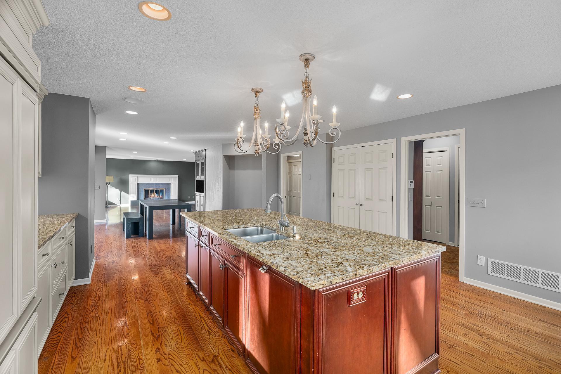 14451 Wellington Road Minnetonka, MN 55391 - Photo 21 of 67