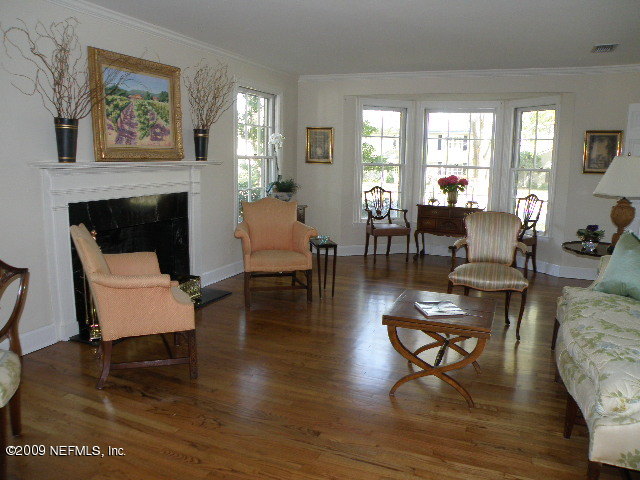 4733 Prince Edward Road Jacksonville, FL 32210 - Photo 4 of 20 Living Room