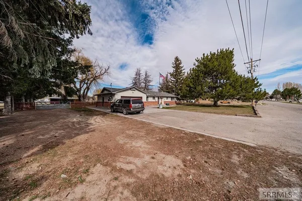 $449,900 | 750 South Milton Avenue, Shelley, ID 83274