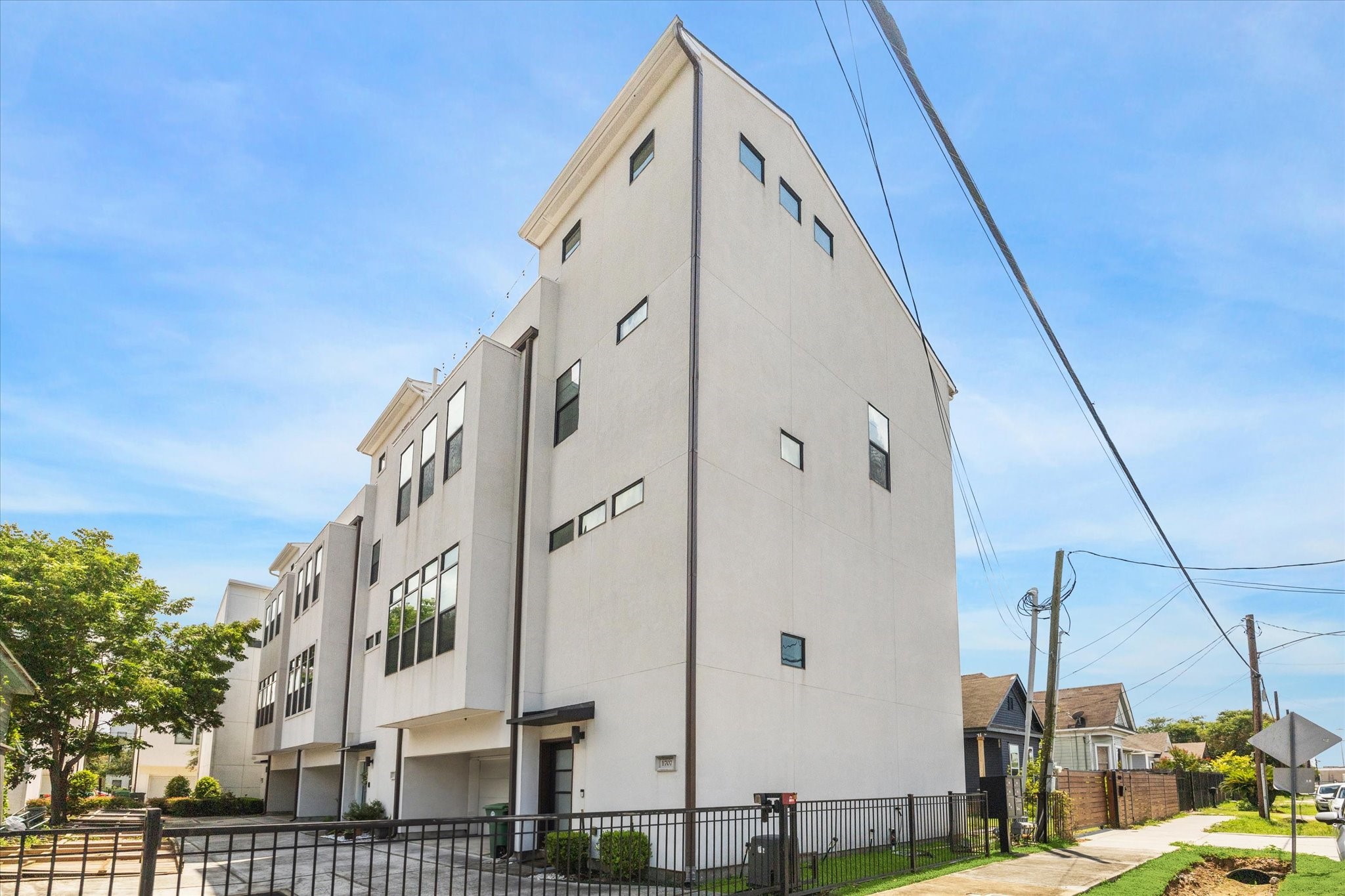 1703 Weber Street Houston, TX 77007 - Photo 3 of 32