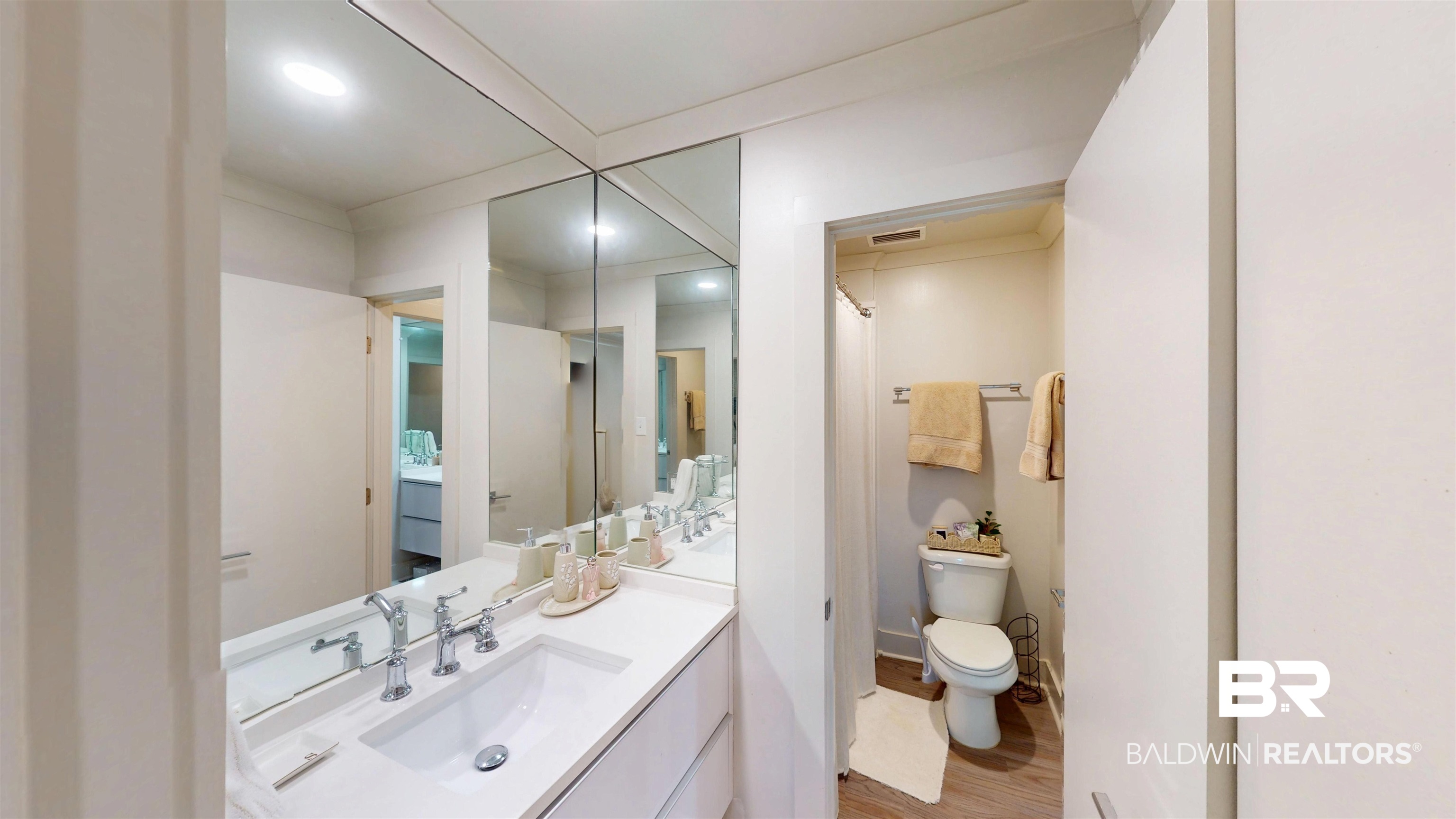 3655 Old Shell Road, Unit 211 Mobile, AL 36608 - Photo 10 of 17 Bathroom featuring curtained shower, vanity, light wood finished floors, and recessed lighting