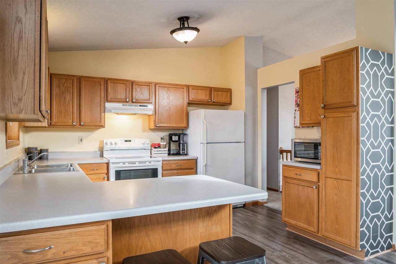 113 Rosedale Drive Center Point, IA 52213 - Photo 10 of 29 Gallery Image 10