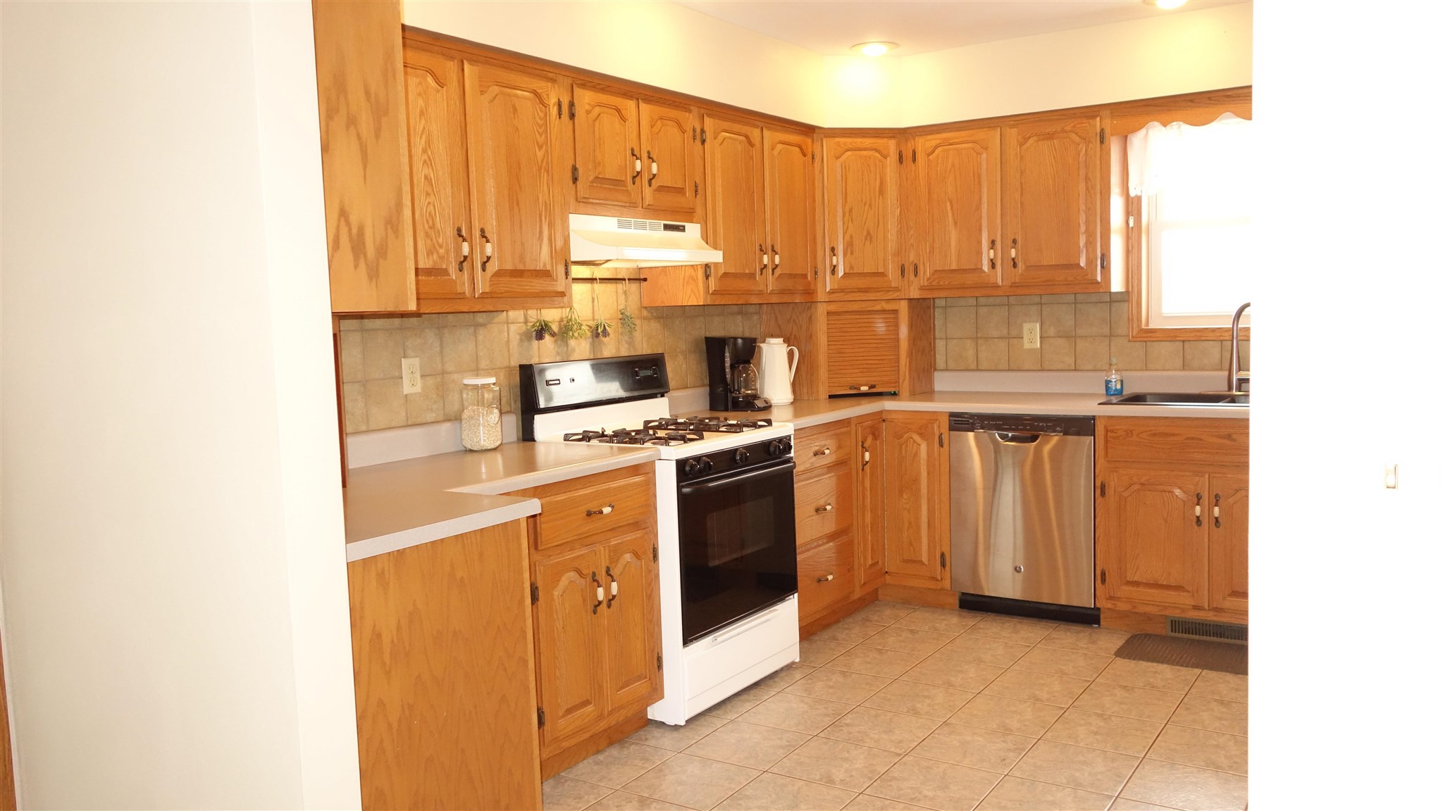 7205 South Trivoli Road Glasford, IL 61533 - Photo 5 of 41 Gallery Image 5