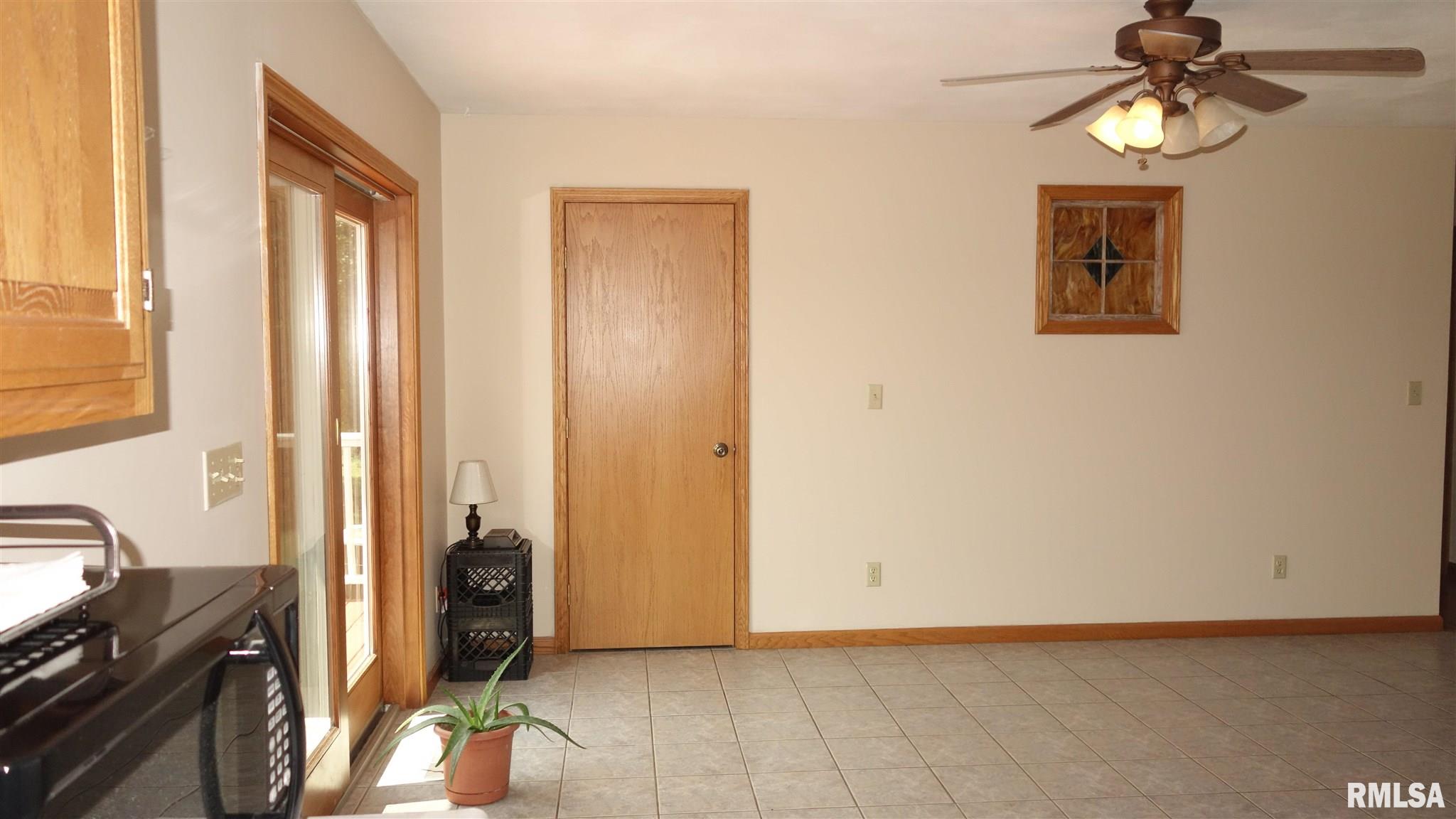 7205 South Trivoli Road Glasford, IL 61533 - Photo 9 of 41 Gallery Image 9