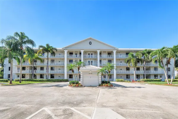 $325,000 | 6181 Balboa Circle, Unit 403, Boca Raton, FL 33433