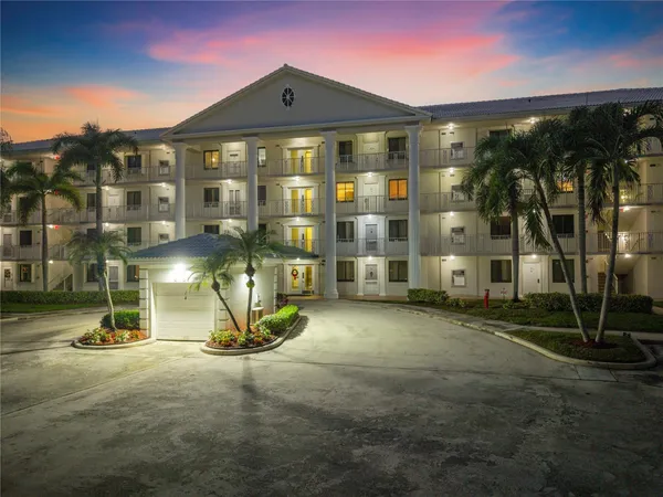 $325,000 | 6181 Balboa Circle, Unit 403, Boca Raton, FL 33433