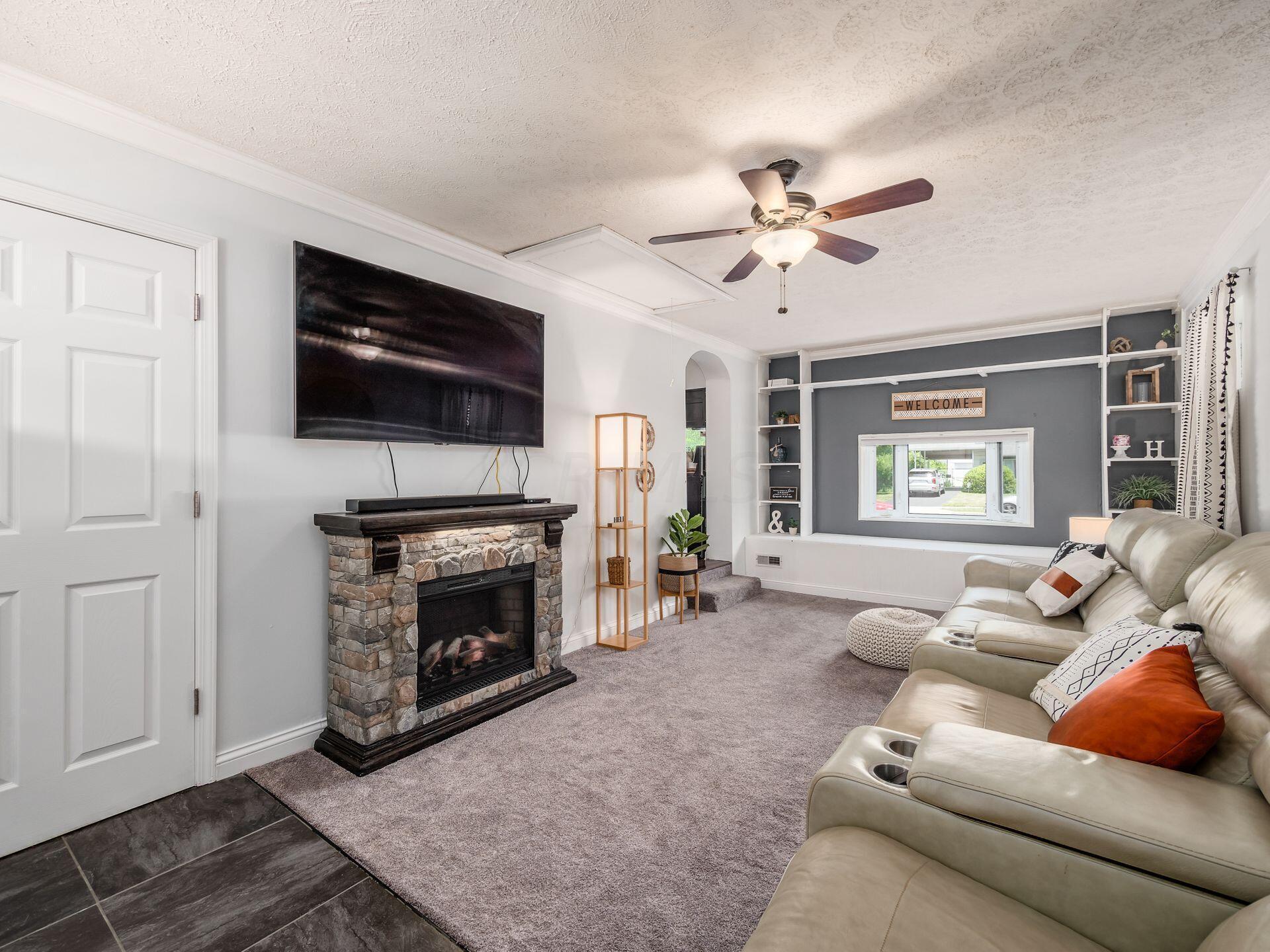 299 Darbyhurst Road Columbus, OH 43228 - Photo 11 of 49 Living Room 2