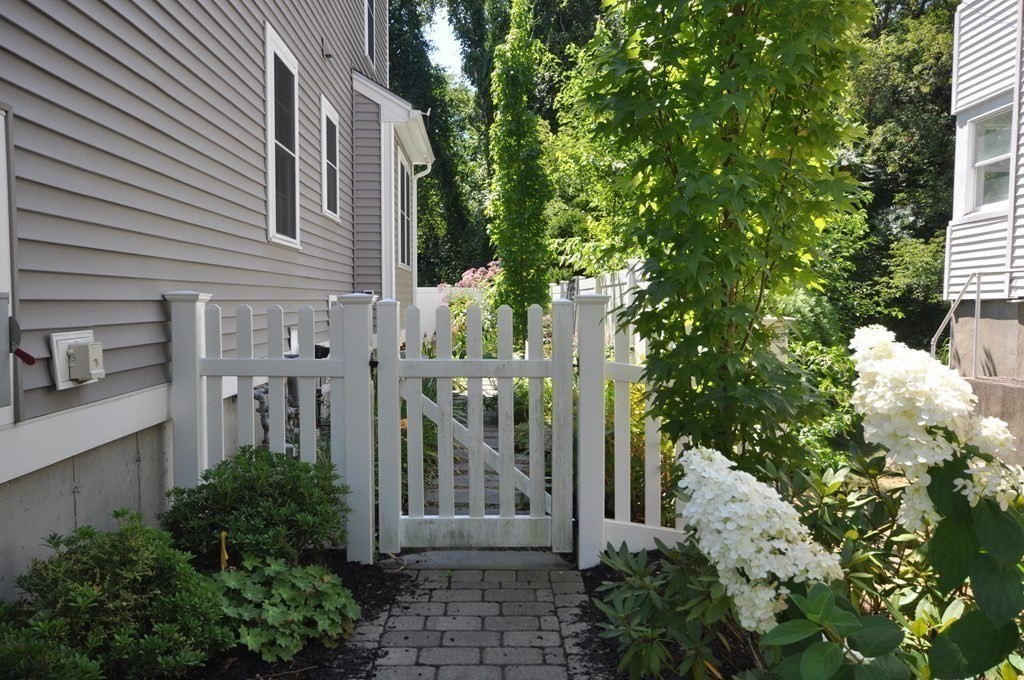 54 Dorothy Road, Unit 54 Arlington, MA 02474 - Photo 36 of 42 Gallery Image 36