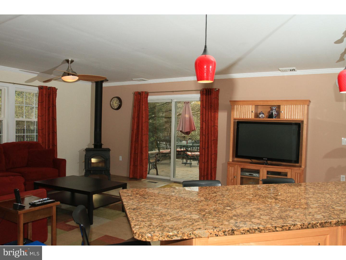 19 Duncan Lane Springfield, PA 19064 - Photo 10 of 24 Family Room