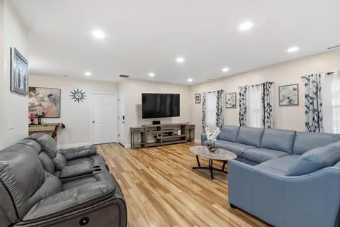 $899,000 | 10 Swan Street, Lawrence, MA 01841