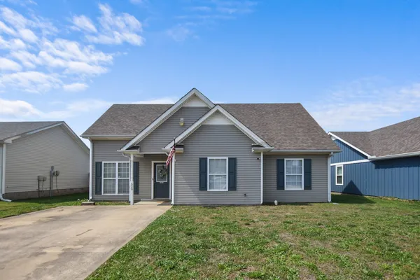 $1,400 | 529 Oakmont Drive, Clarksville, TN 37042