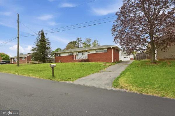 $399,000 | 433 Beechcroft Road, Winchester, VA 22601