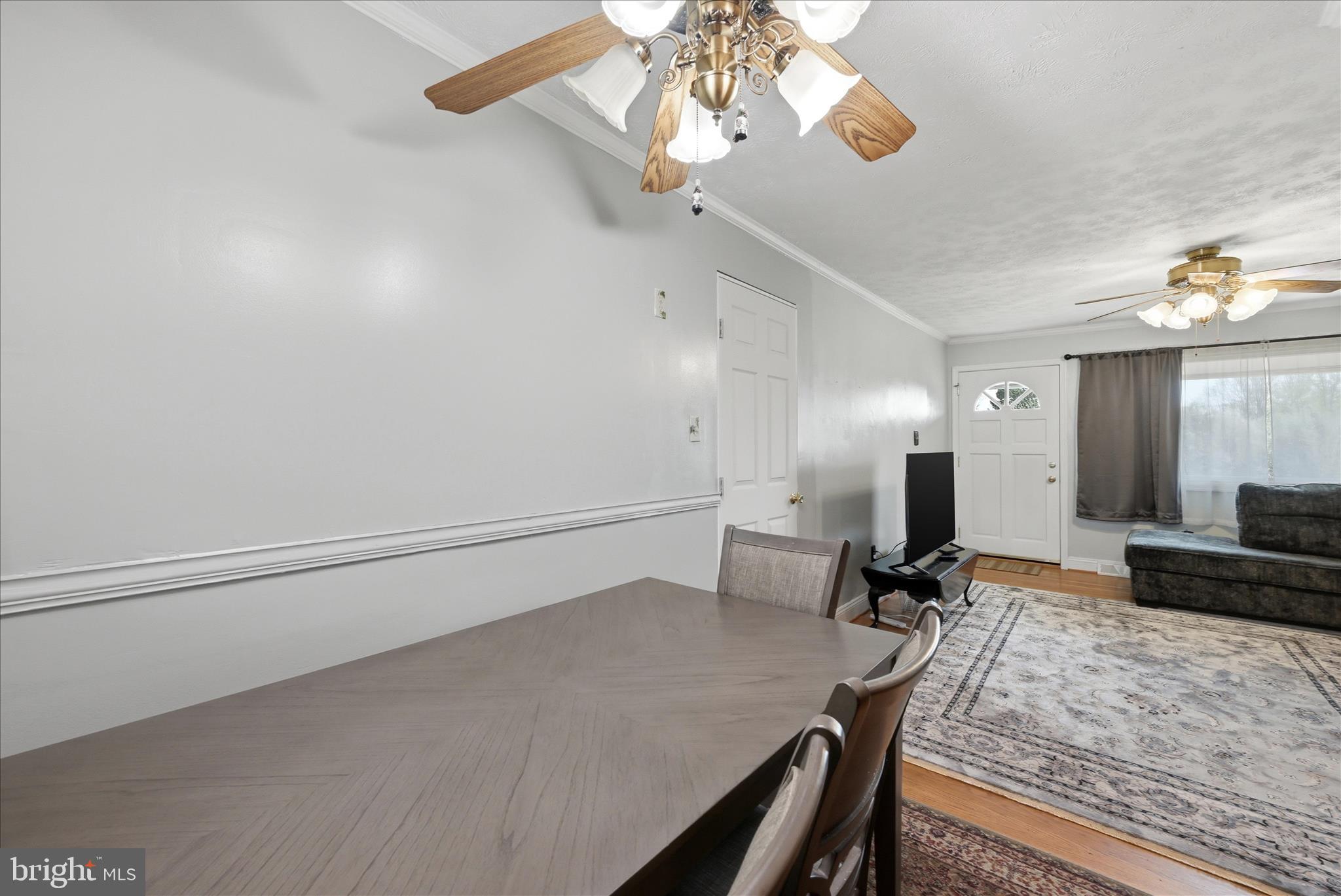 433 Beechcroft Road Winchester, VA 22601 - Photo 11 of 41 Dining Area