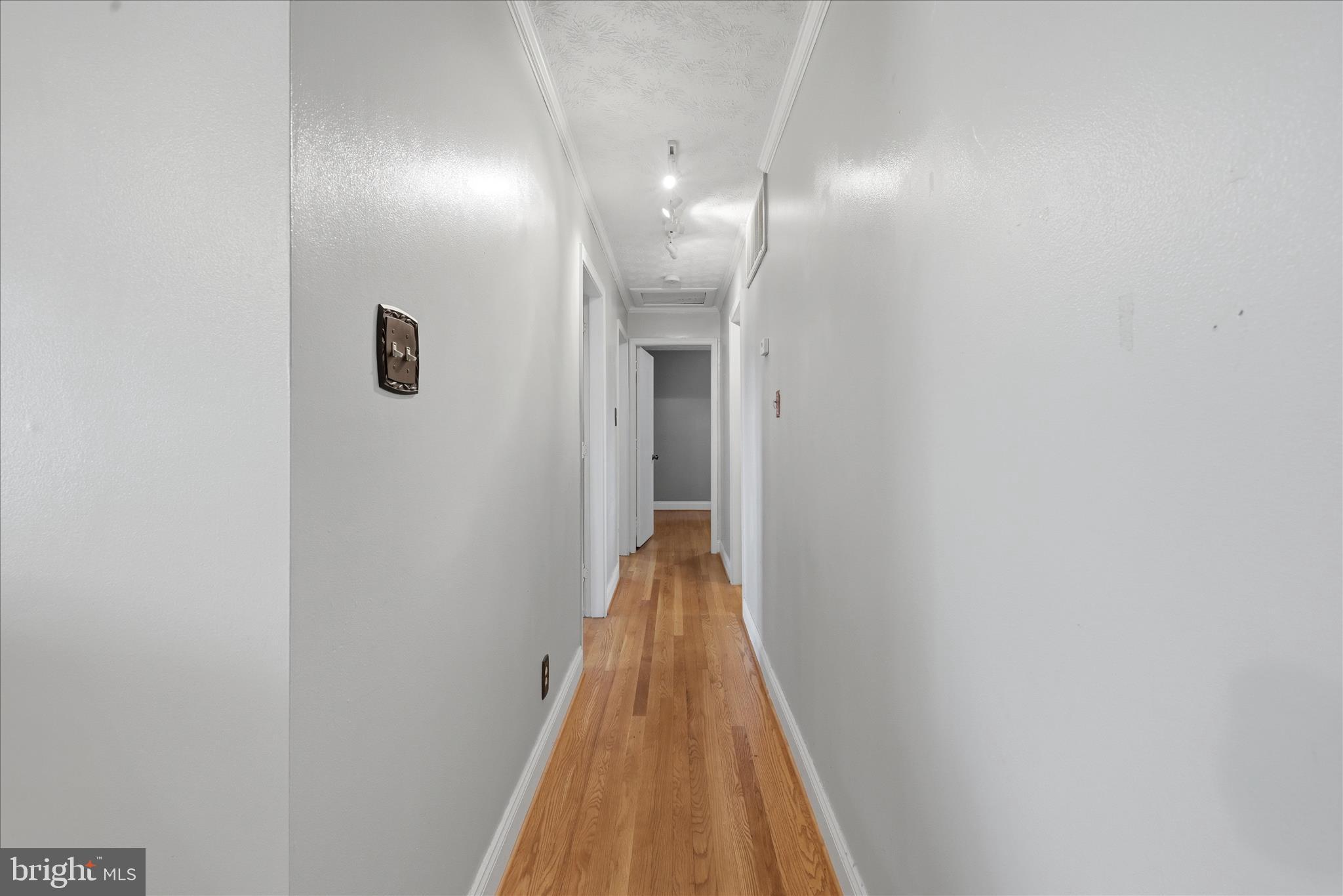 433 Beechcroft Road Winchester, VA 22601 - Photo 17 of 41 Hallway