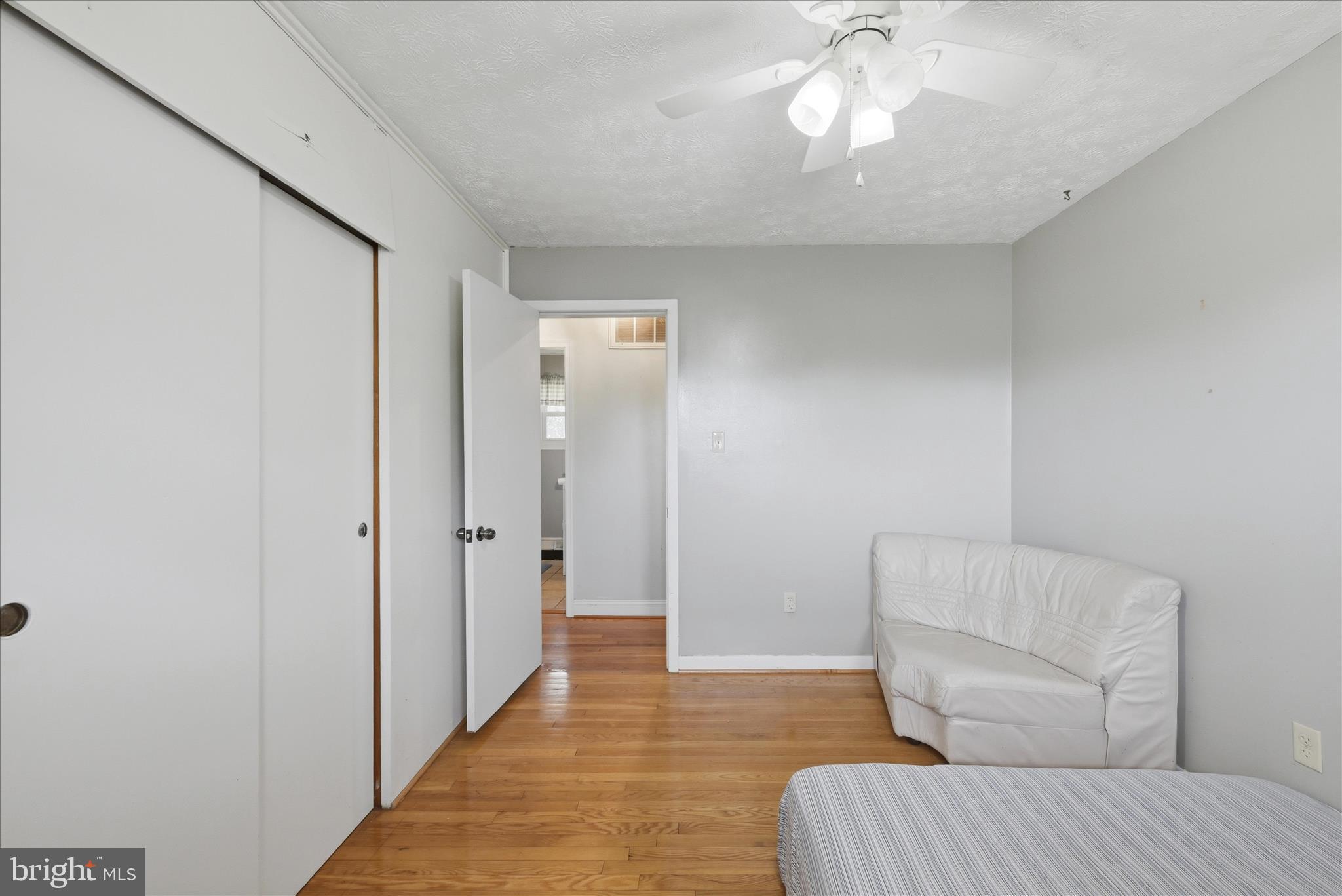 433 Beechcroft Road Winchester, VA 22601 - Photo 19 of 41 Bedroom