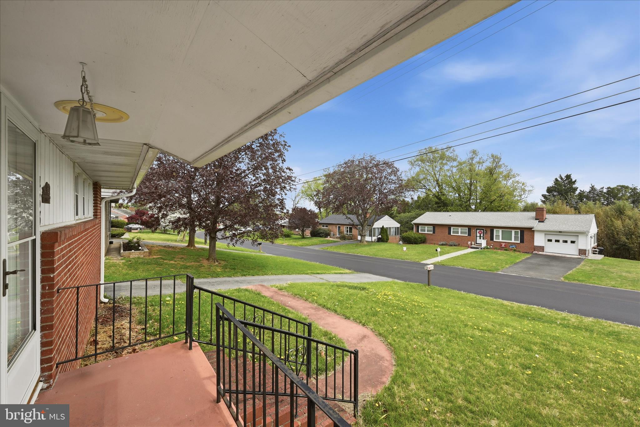 433 Beechcroft Road Winchester, VA 22601 - Photo 3 of 41 Front Porch View