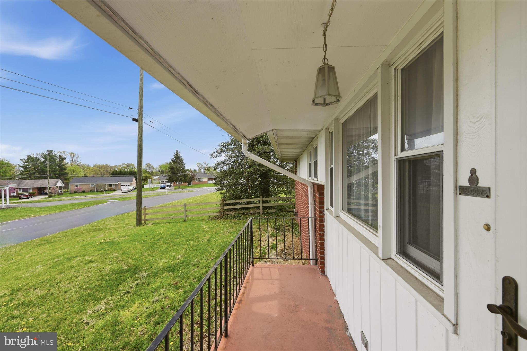 433 Beechcroft Road Winchester, VA 22601 - Photo 5 of 41 Front Porch