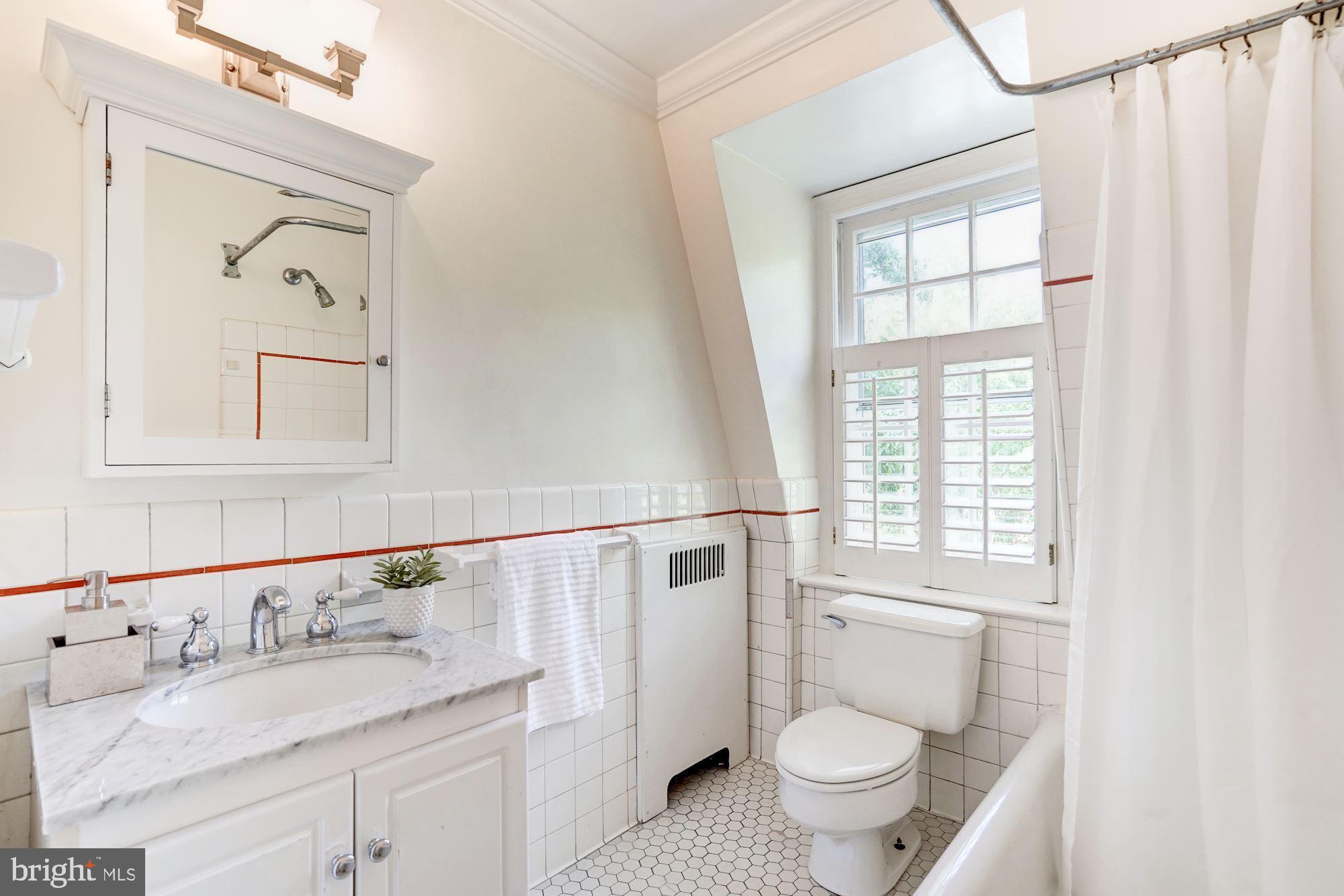3342 Reservoir Road Northwest Washington, DC 20007 - Photo 8 of 15 Master Bathroom