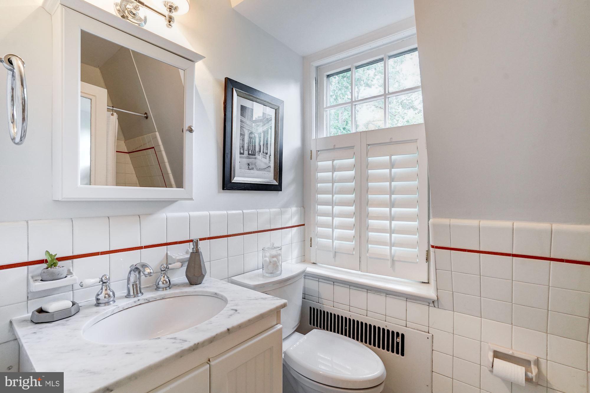 3342 Reservoir Road Northwest Washington, DC 20007 - Photo 10 of 15 Hall Bathroom