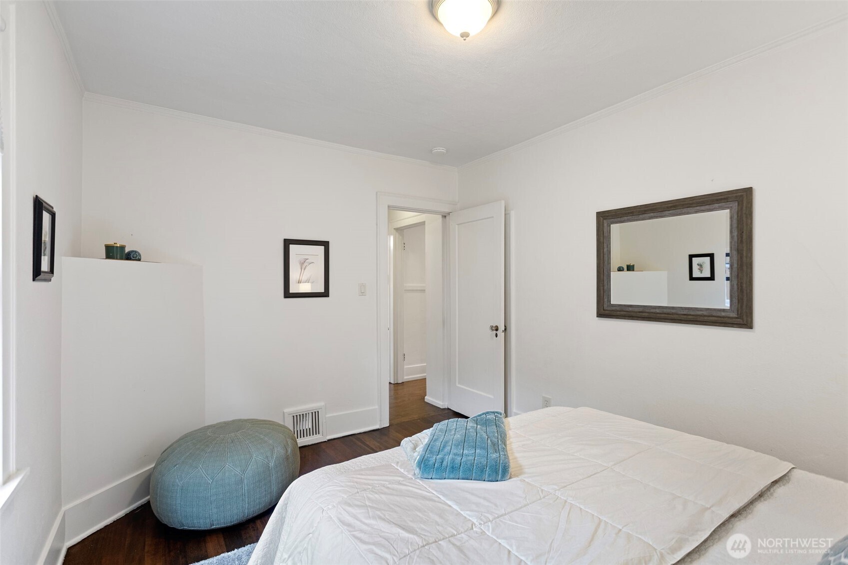 3917 Midvale Avenue North, Unit A Seattle, WA 98103 - Photo 18 of 37