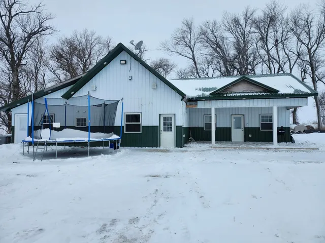 $349,000 | 5134 340th Avenue, Blue Earth, MN 56013