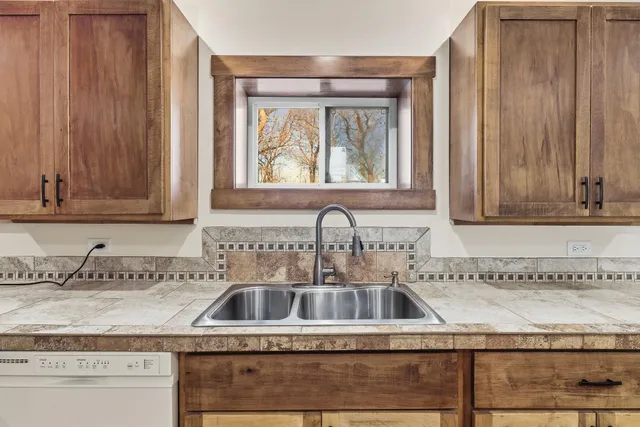 $349,000 | 5134 340th Avenue, Blue Earth, MN 56013