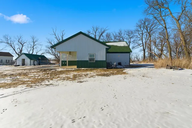$349,000 | 5134 340th Avenue, Blue Earth, MN 56013
