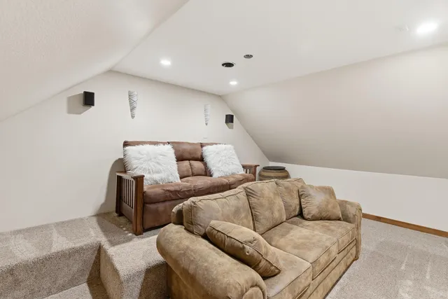 $349,000 | 5134 340th Avenue, Blue Earth, MN 56013