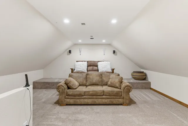 $349,000 | 5134 340th Avenue, Blue Earth, MN 56013