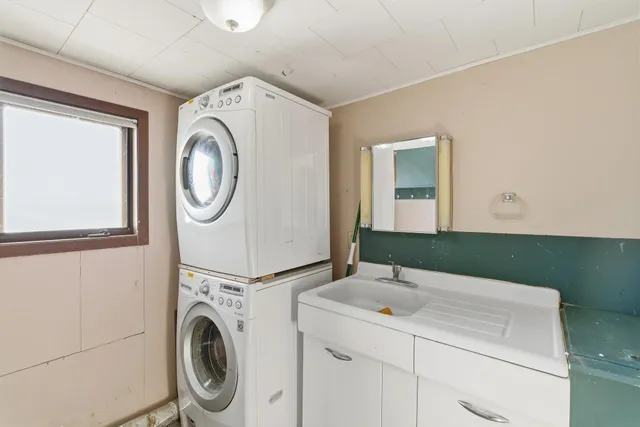 $349,000 | 5134 340th Avenue, Blue Earth, MN 56013