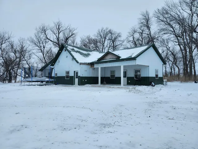 $349,000 | 5134 340th Avenue, Blue Earth, MN 56013