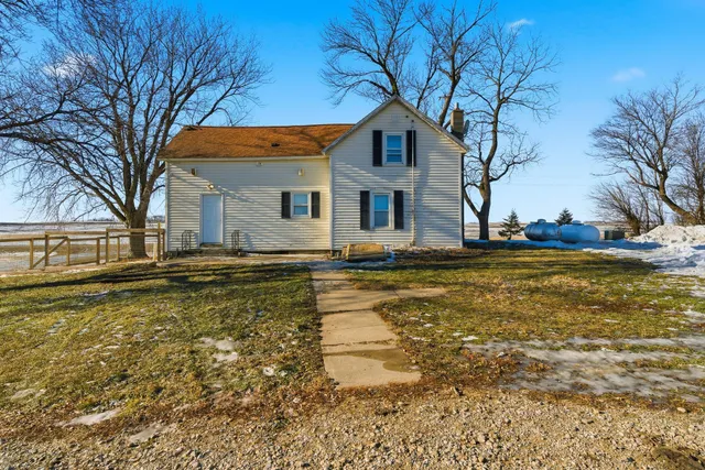 $349,000 | 5134 340th Avenue, Blue Earth, MN 56013