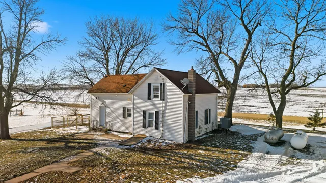 $349,000 | 5134 340th Avenue, Blue Earth, MN 56013