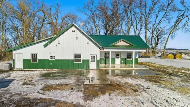 $349,000 | 5134 340th Avenue, Blue Earth, MN 56013