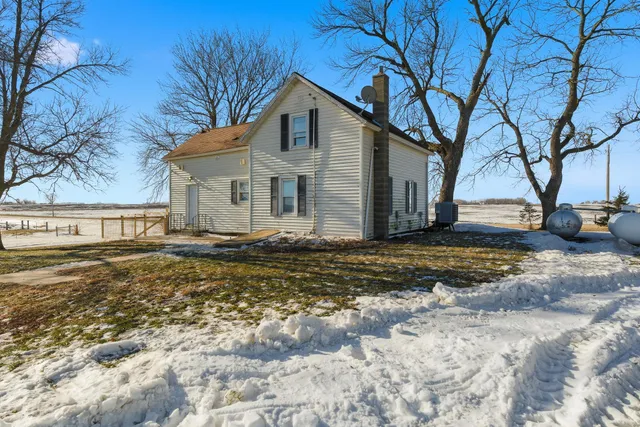 $349,000 | 5134 340th Avenue, Blue Earth, MN 56013