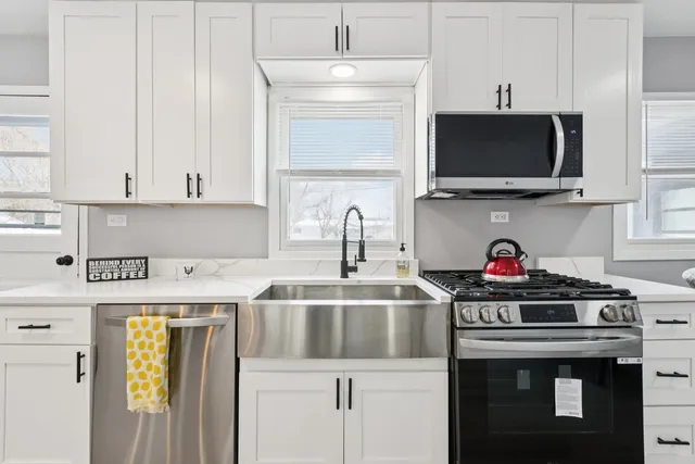 $459,900 | 4N327 7th Avenue, Addison, IL 60101