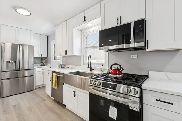 $459,900 | 4N327 7th Avenue, Addison, IL 60101