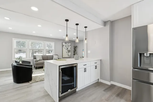 $459,900 | 4N327 7th Avenue, Addison, IL 60101