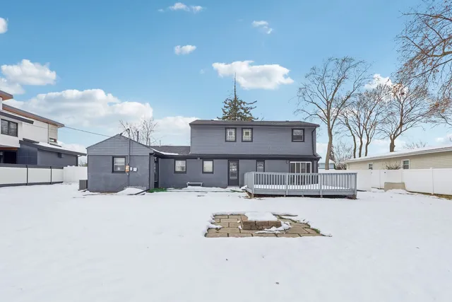 $459,900 | 4N327 7th Avenue, Addison, IL 60101