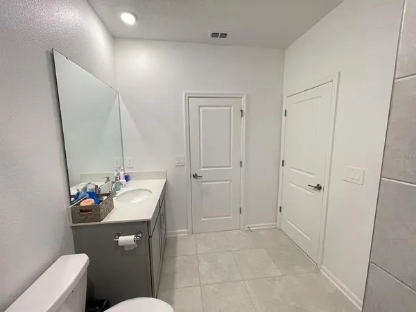 a view of entryway and hall